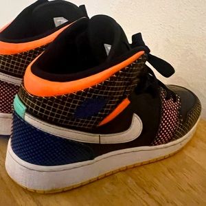 Jordan 1 multi color size 6y